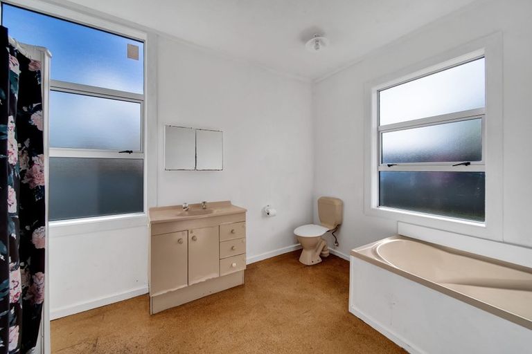 Photo of property in 176 Glover Road, Hawera, 4610