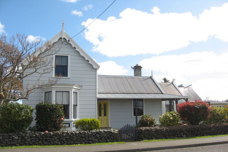 Photo of property in 17 Daniell Street, Bulls, 4818