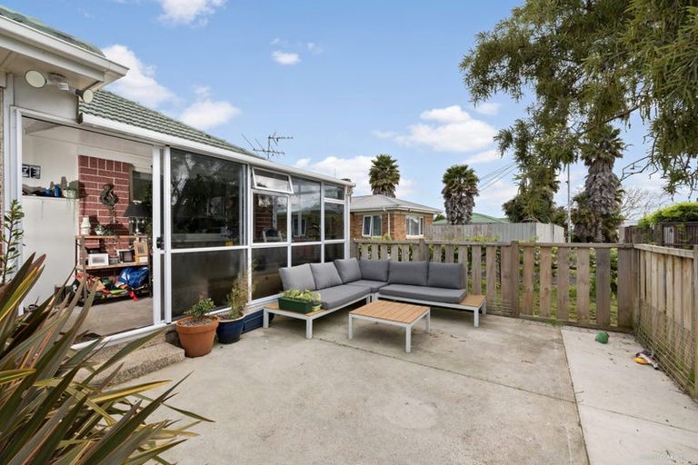 Photo of property in 16 Campbell Place, Papakura, 2110