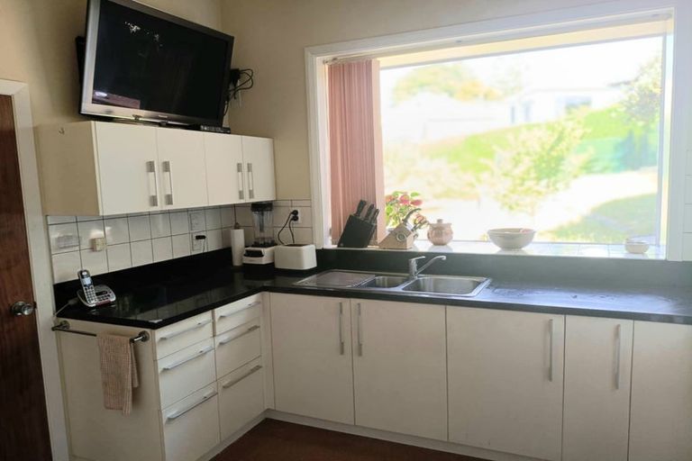 Photo of property in 256 Mount Pleasant Road, Mount Pleasant, Christchurch, 8081