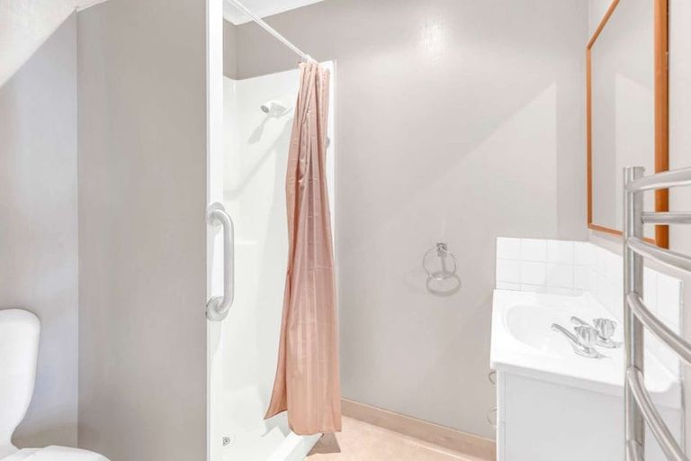 Photo of property in 87 Queen Street West, Levin, 5510