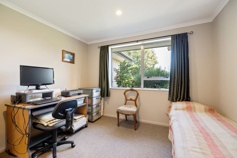 Photo of property in 12 Willowside Place, Amberley, 7410