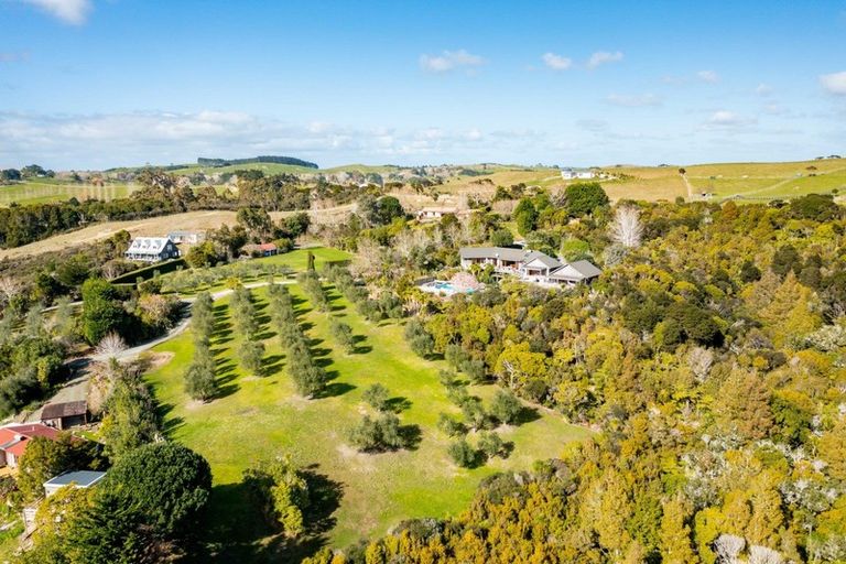 Photo of property in 158 Rangiora Road, Kaiwaka, 0573