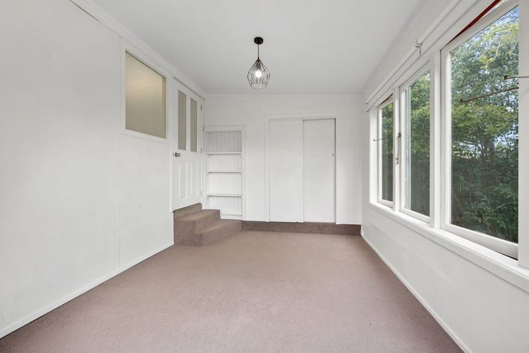 Photo of property in 37 Makiri Street, Helensville, 0800