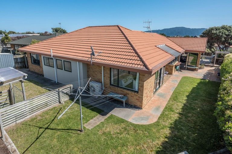 Photo of property in 18 Kotuku Drive, Paraparaumu Beach, Paraparaumu, 5032