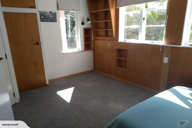 Photo of property in 16 Taungata Road, York Bay, Lower Hutt, 5013