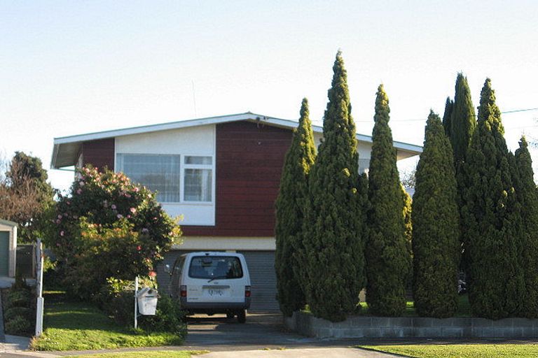 Photo of property in 11 Lowestoft Place, West End, Palmerston North, 4412