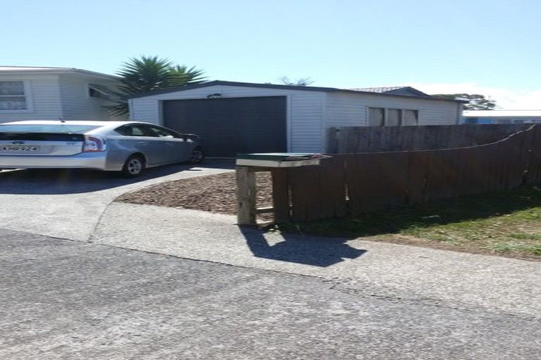 Photo of property in 98 Universal Drive, Henderson, Auckland, 0610