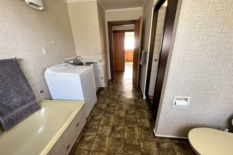 Photo of property in 1 Bank Road, Northland, Wellington, 6012