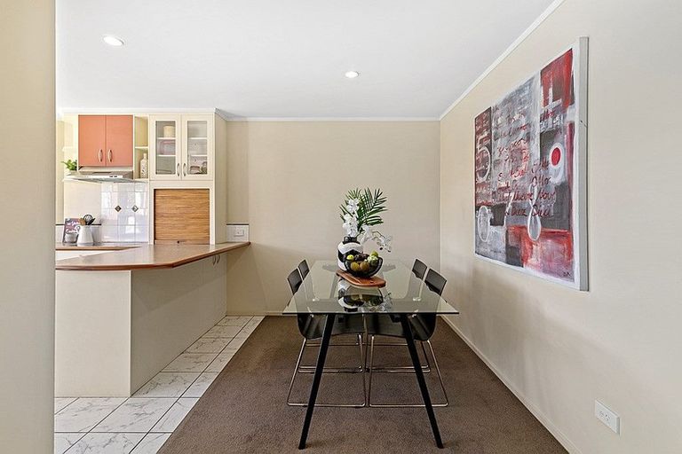 Photo of property in 11 Angel Way, Stanmore Bay, Whangaparaoa, 0932