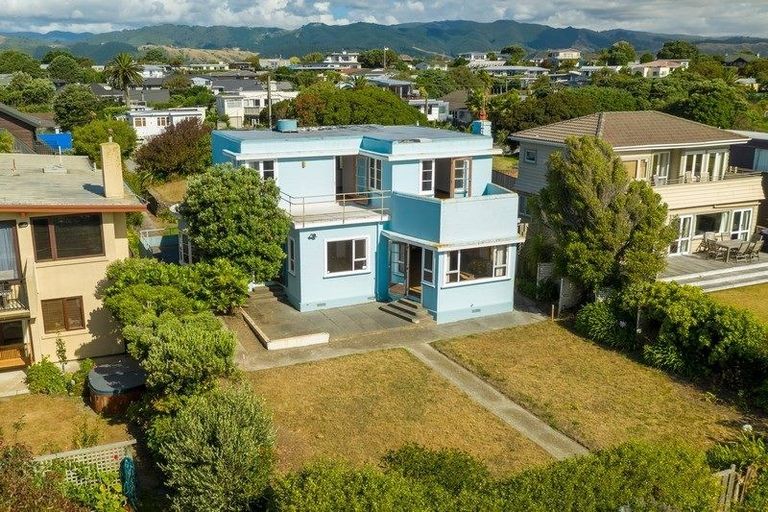 Photo of property in 79 Manly Street, Paraparaumu Beach, Paraparaumu, 5032
