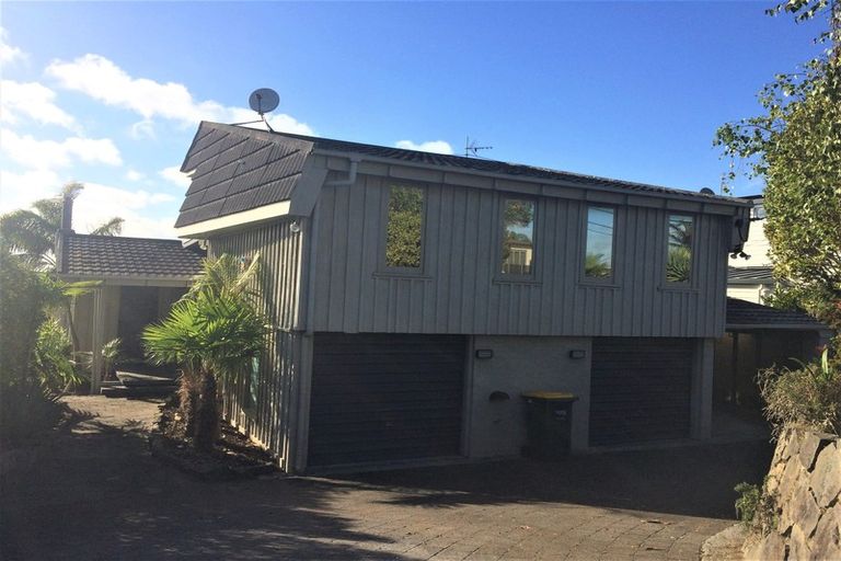 Photo of property in 23 Churchill Road, Murrays Bay, Auckland, 0630