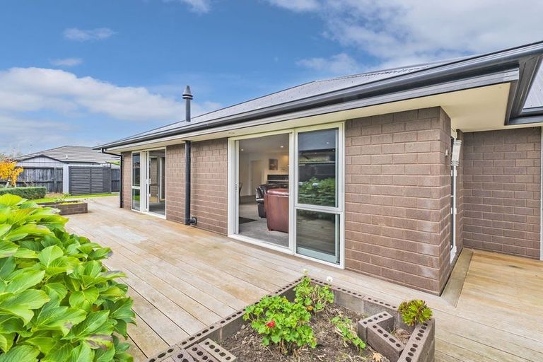 Photo of property in 2 Highworth Crescent, Rolleston, 7615