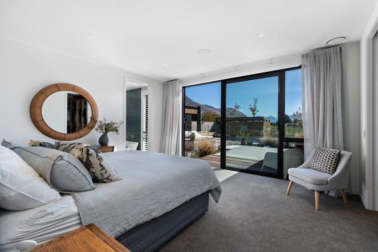 Photo of property in 14 Deans Drive, Wanaka, 9305