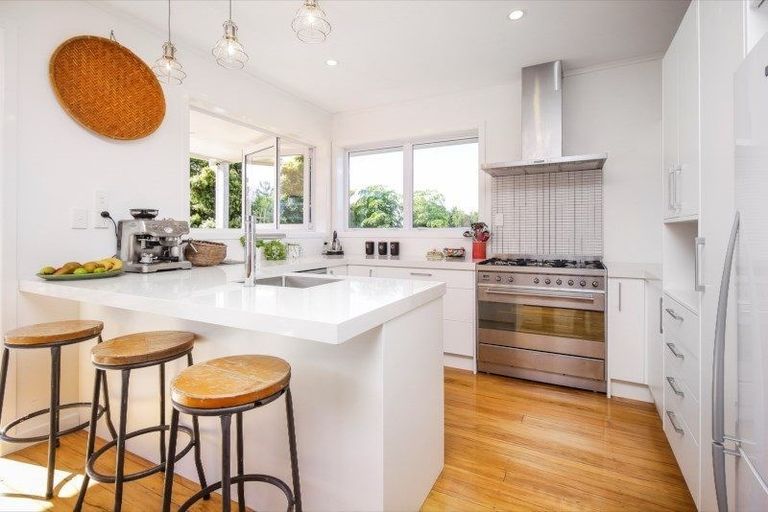 Photo of property in 12 Maui Street, New Lynn, Auckland, 0600