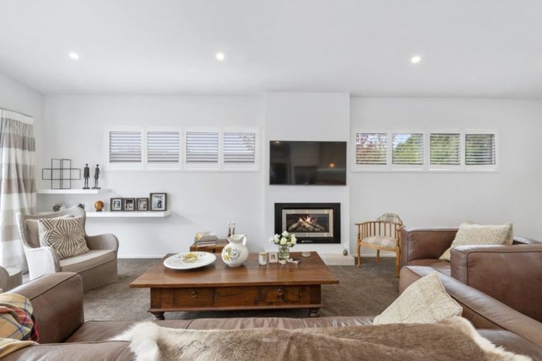 Photo of property in 18 Garreg Road, Fendalton, Christchurch, 8052