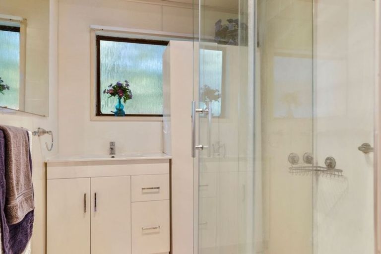 Photo of property in 13a Hammond Avenue, Hatfields Beach, Orewa, 0931