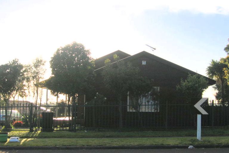 Photo of property in 174 Burswood Drive, Burswood, Auckland, 2013