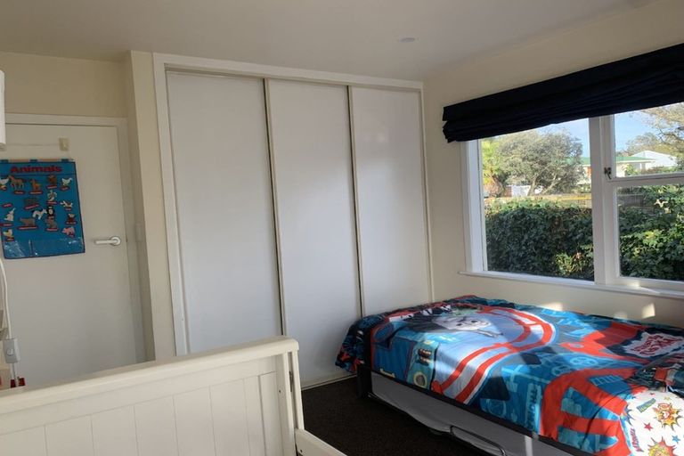 Photo of property in 30 Noall Street, Te Atatu Peninsula, Auckland, 0610