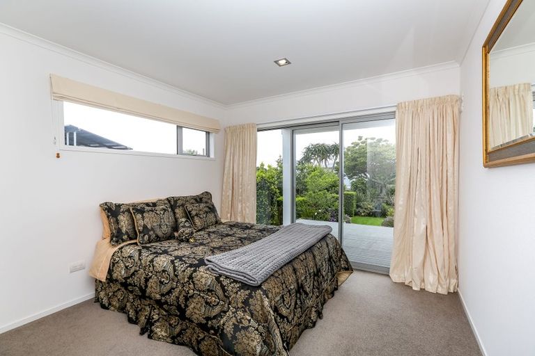 Photo of property in 10 Scott Street, Moturoa, New Plymouth, 4310