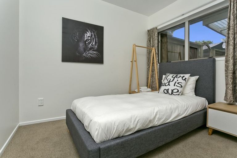 Photo of property in 2/152 Manuka Road, Bayview, Auckland, 0629