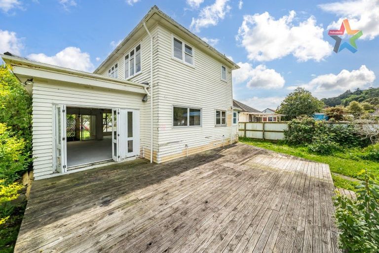 Photo of property in 14 Peck Street, Taita, Lower Hutt, 5011