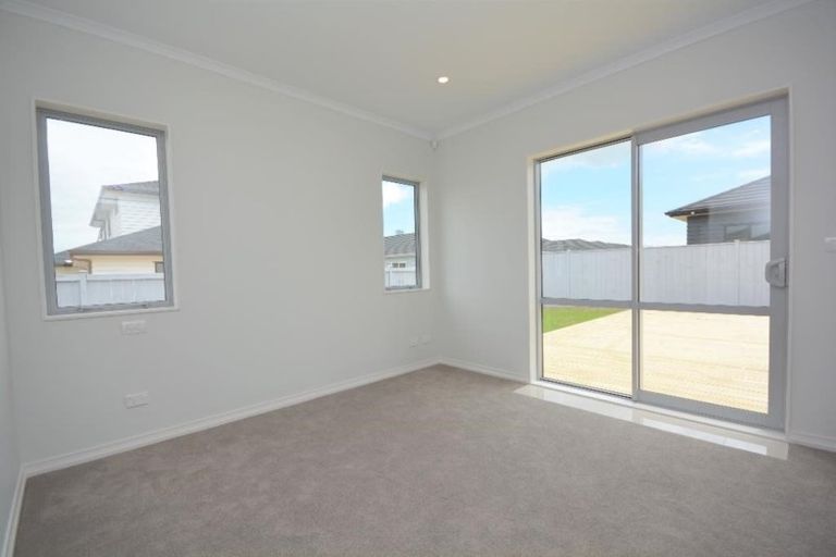 Photo of property in 8 Brumbie Way, Karaka, Papakura, 2113