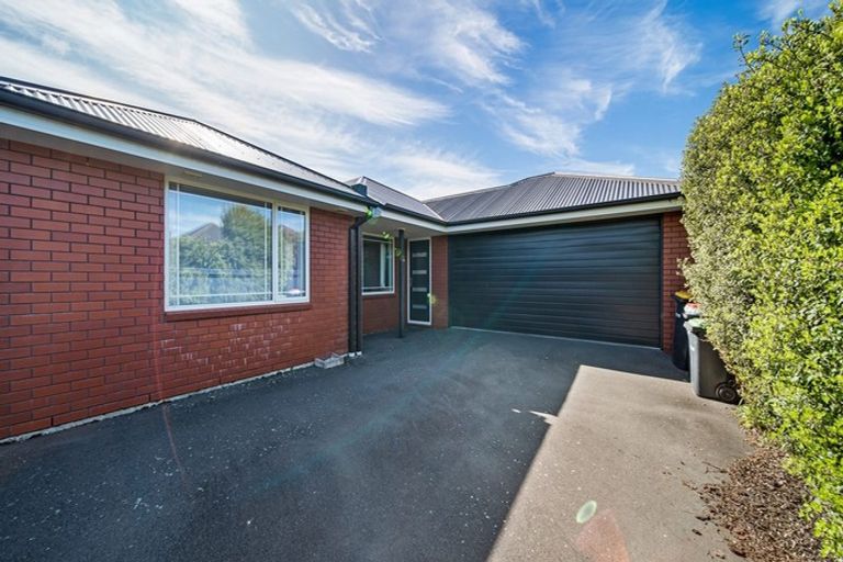 Photo of property in 18a Date Crescent, Aidanfield, Christchurch, 8025