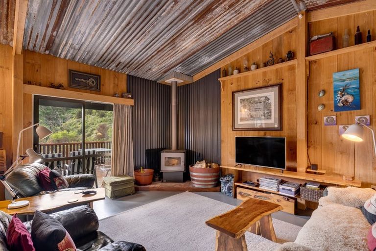 Photo of property in 102 Boons Valley Road, Waikawa, Picton, 7220