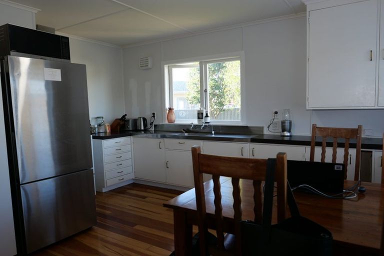 Photo of property in 9 Iti Street, Otaki, 5512