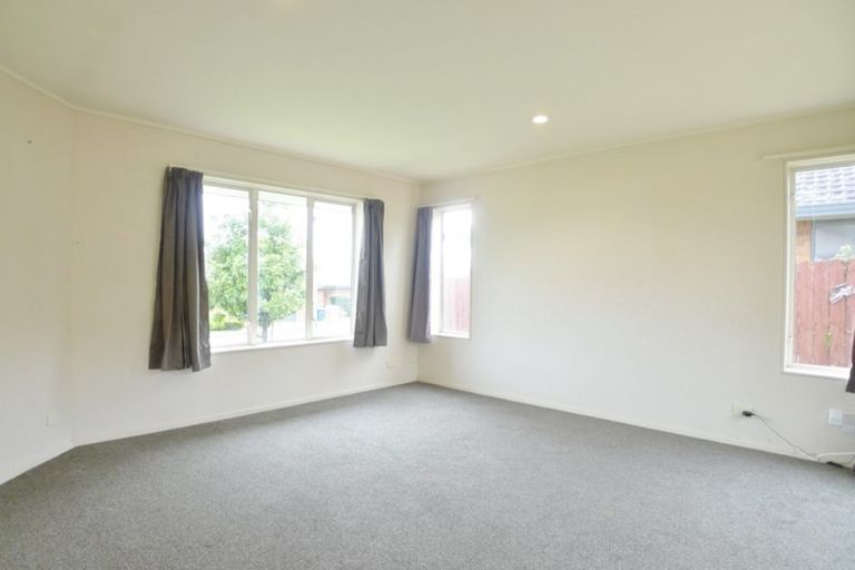 Photo of property in 104 Kingdale Road, Henderson, Auckland, 0610