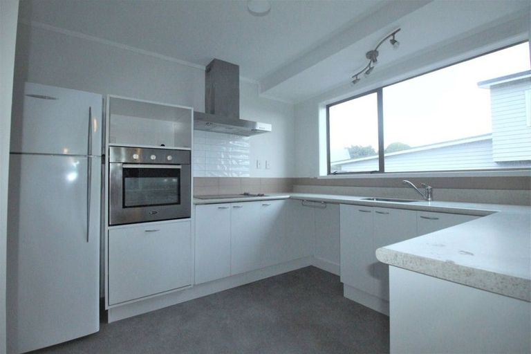Photo of property in 1/21 Kiteroa Terrace, Rothesay Bay, Auckland, 0630