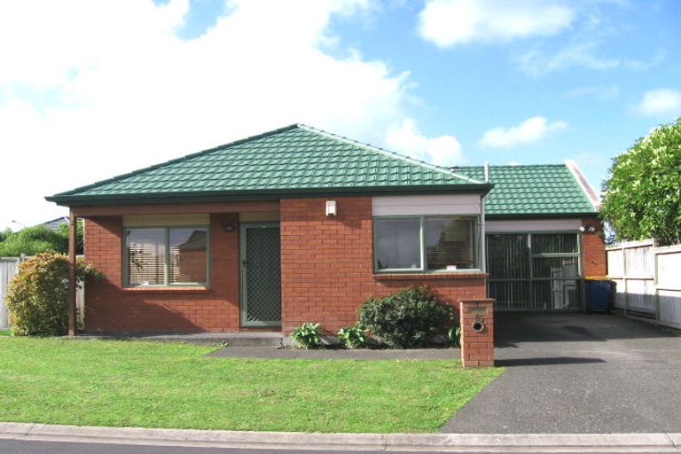 Photo of property in 15 Hibernian Drive, Ranui, Auckland, 0612