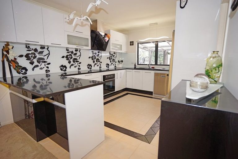 Photo of property in 26 Barlow Place, Chatswood, Auckland, 0626
