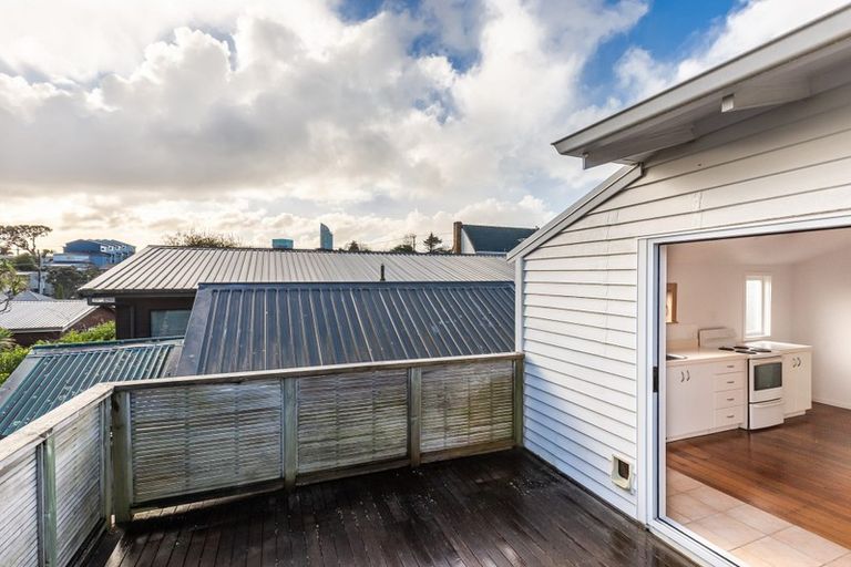 Photo of property in 2/13 Hart Road, Hauraki, Auckland, 0622