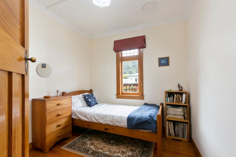 Photo of property in 22 Burnside Street, Waterloo, Lower Hutt, 5011