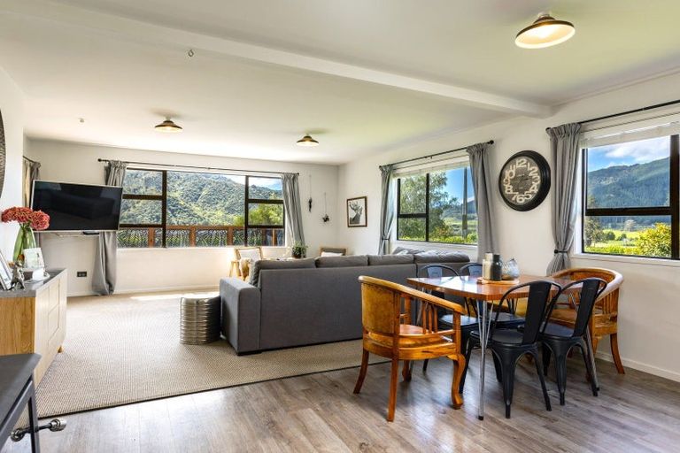 Photo of property in 1058 Queen Charlotte Drive, Linkwater, Picton, 7281