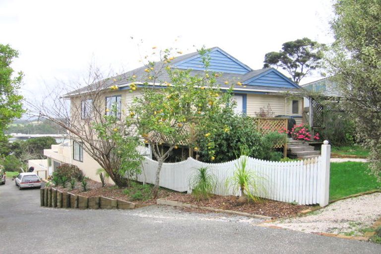 Photo of property in 32 Marae Road, Greenhithe, Auckland, 0632