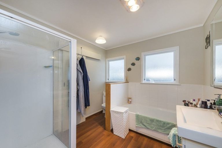 Photo of property in 34 Apollo Parade, Milson, Palmerston North, 4414