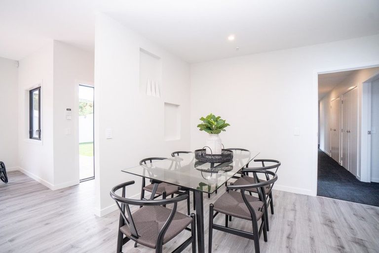Photo of property in 28 Freedom Drive, Kelvin Grove, Palmerston North, 4414