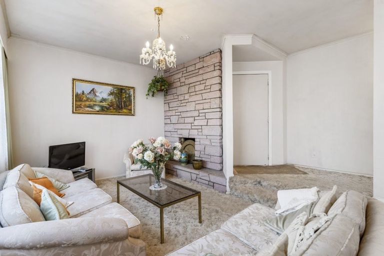 Photo of property in 11 Palmer Avenue, Glen Eden, Auckland, 0602