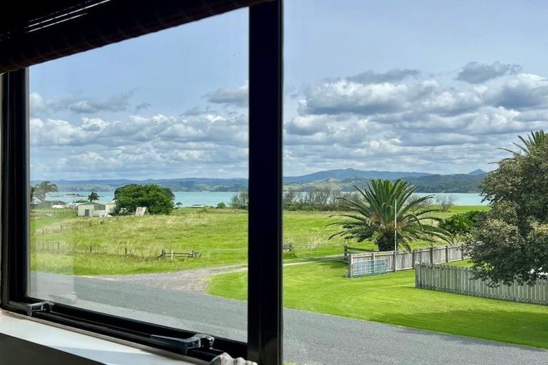 Photo of property in 2 Ngatiwai Place, Whangaruru, Russell, 0184