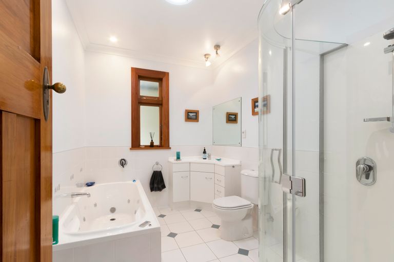 Photo of property in 22 Burnside Street, Waterloo, Lower Hutt, 5011