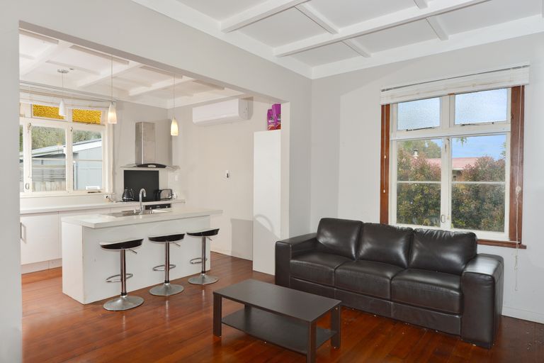 Photo of property in 87 George Street, Hikurangi, 0114