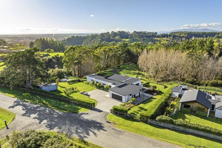 Photo of property in 111 Polson Hill Drive, Aokautere, Palmerston North, 4471