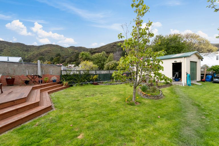 Photo of property in 22 Burnside Street, Waterloo, Lower Hutt, 5011