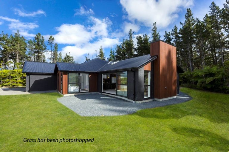 Photo of property in 60 Crest Road, Akatarawa, Upper Hutt, 5372