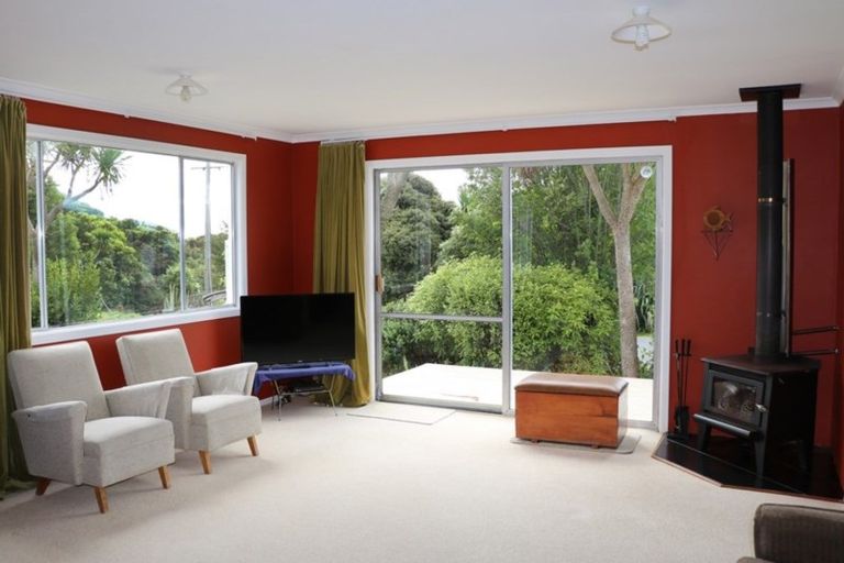 Photo of property in 8 Miro Street, Kaka Point, 9271