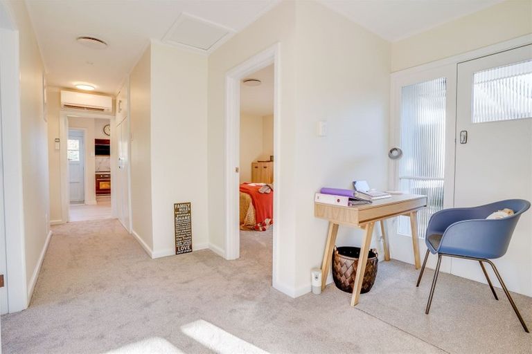 Photo of property in 5 Burnside Crescent, Burnside, Christchurch, 8053