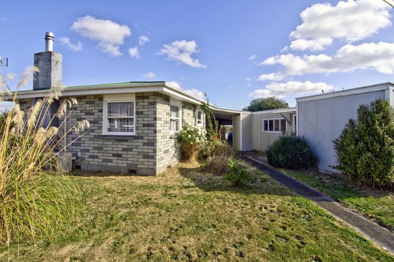 Photo of property in 41 Wavell Crescent, Lansdowne, Masterton, 5810